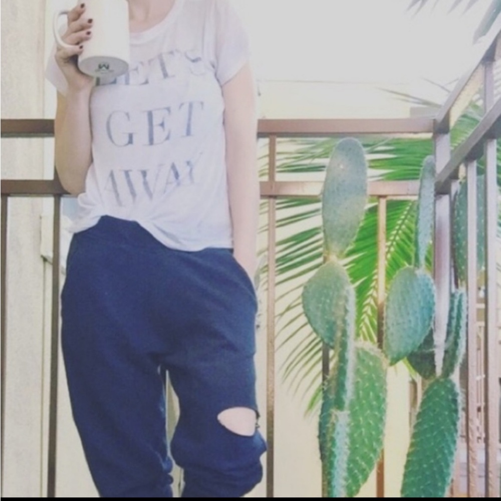 Daydreamer Graphic Tee Let’s Get Away White Cropped